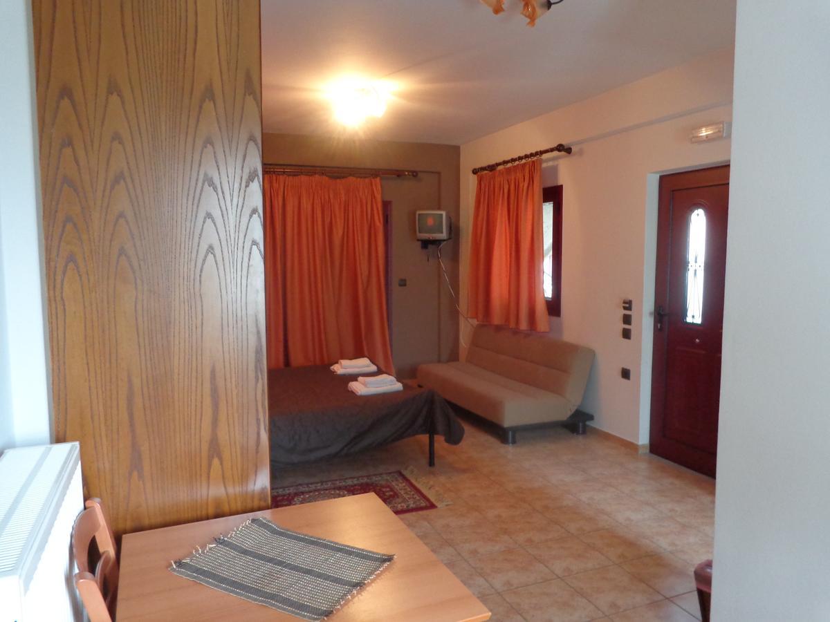 Alonaki Guesthouse Plátanos 外观 照片