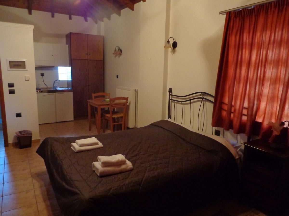 Alonaki Guesthouse Plátanos 外观 照片