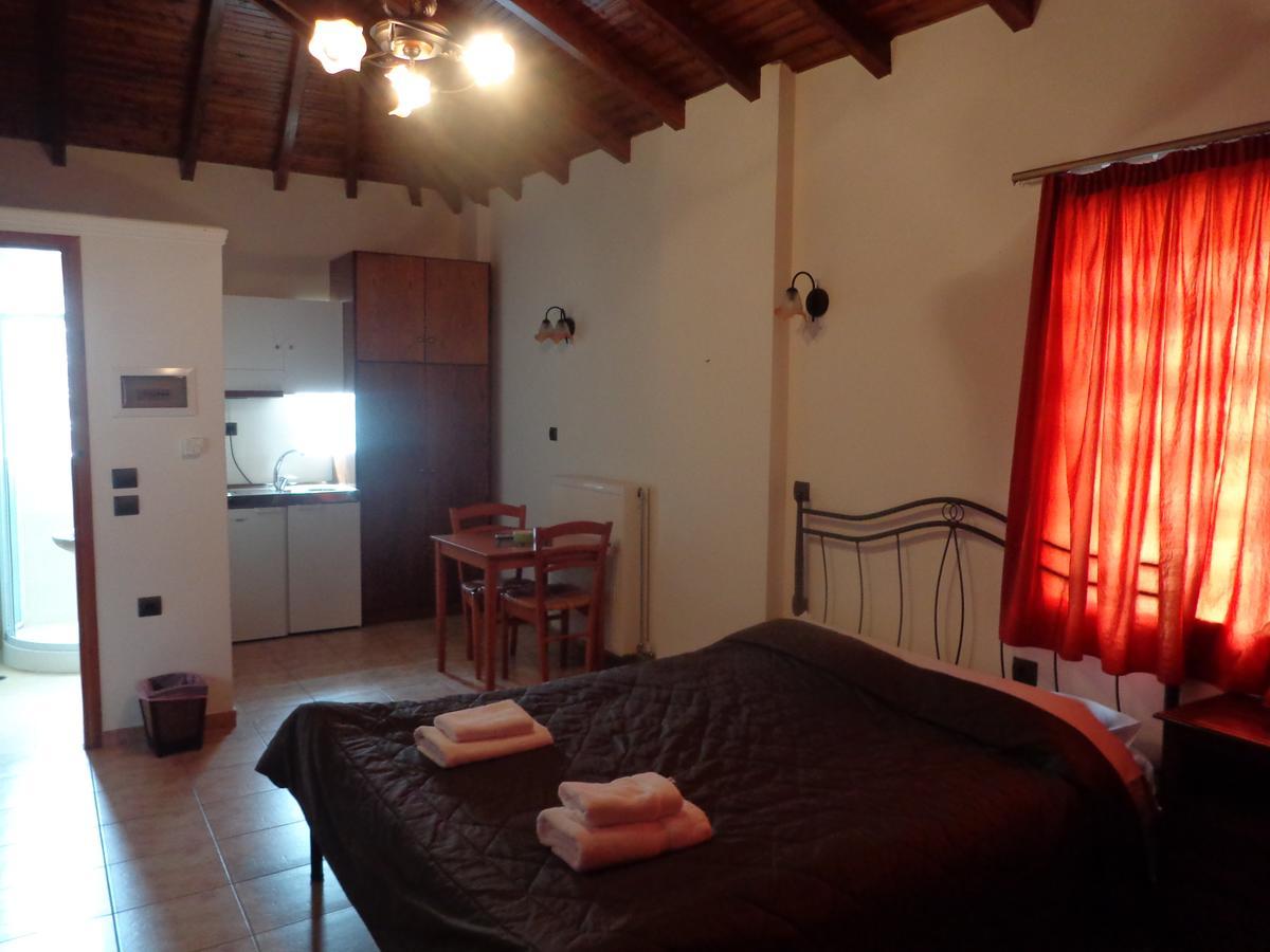 Alonaki Guesthouse Plátanos 外观 照片
