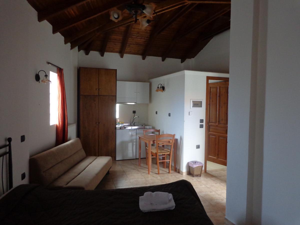 Alonaki Guesthouse Plátanos 外观 照片